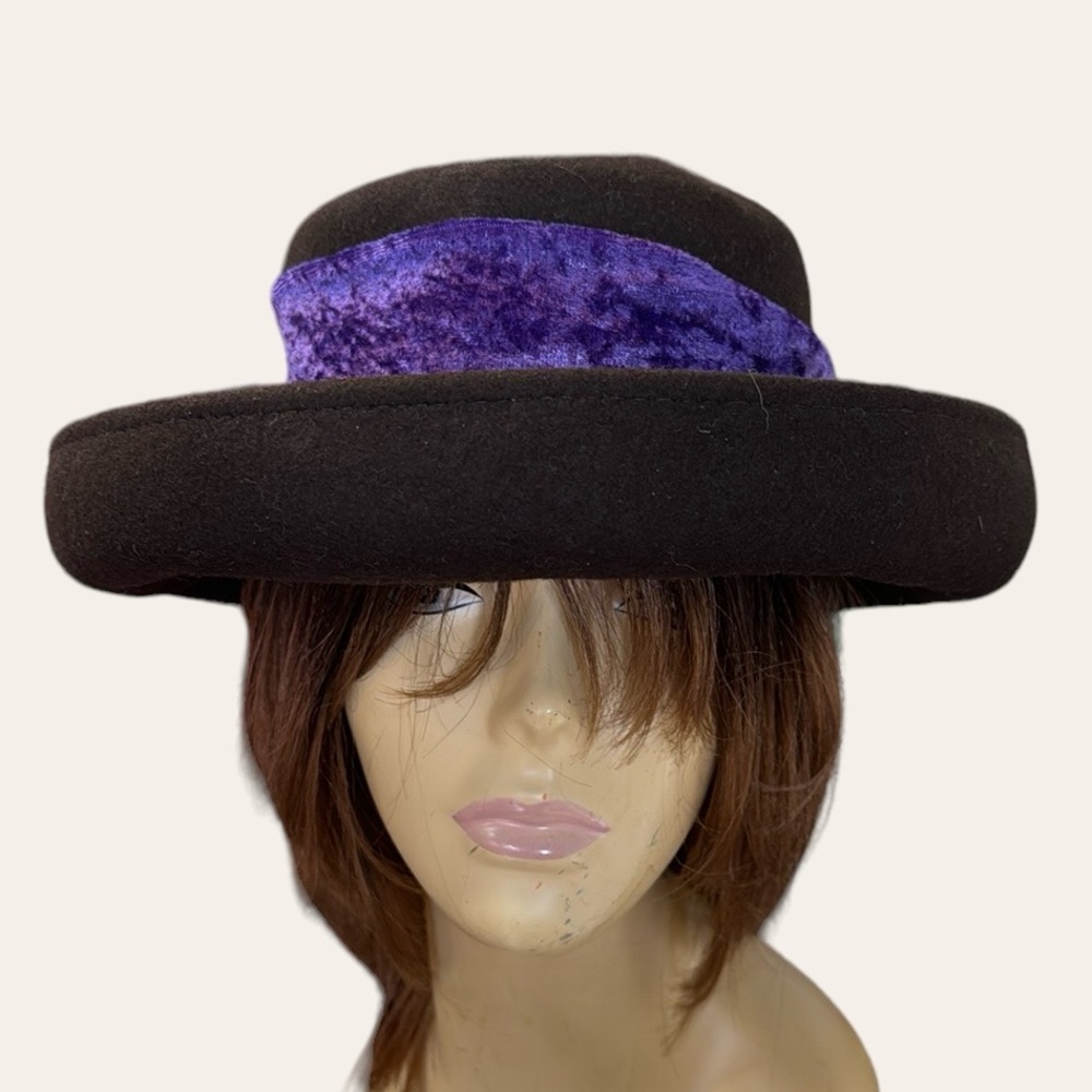 SONNETS RHODE ISLAND CHOCOLATE BROWN‎ PURPLE VELVET TRIM VINTAGE HAT